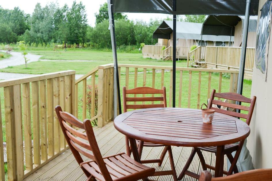 Canadian Fields Lodge *
